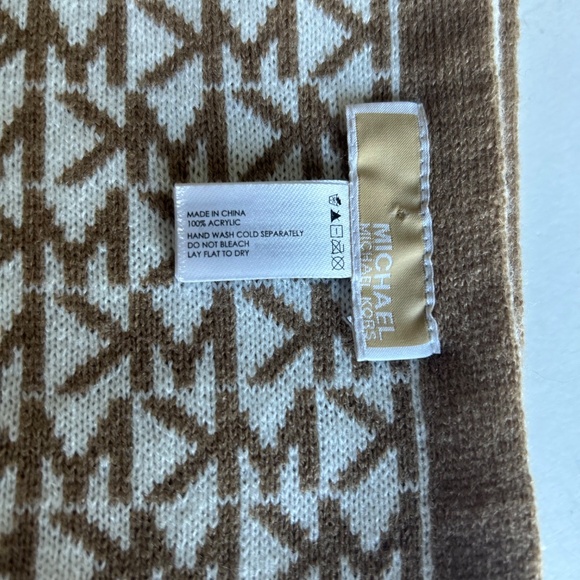 New Michael Kors Cream White Acrylic Scarf Beanie Set - Picture 5 of 9